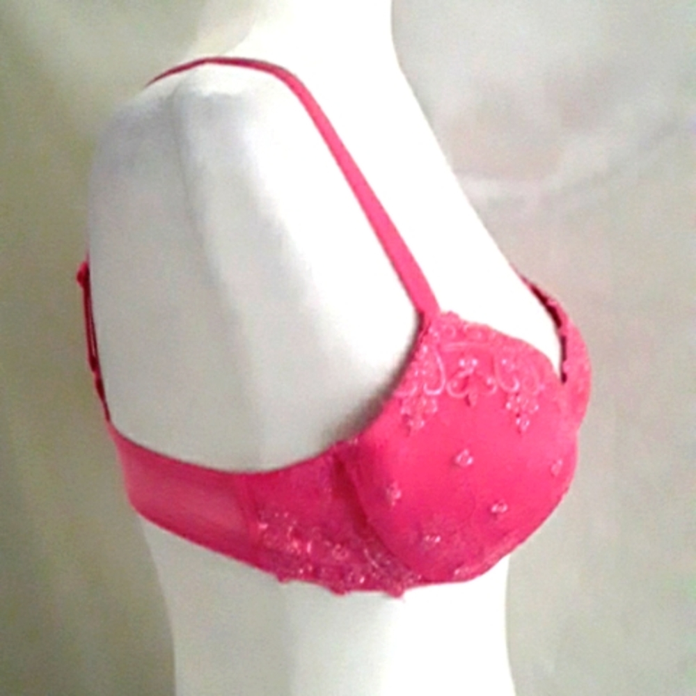 Wonderbra - Picture 4 of 10